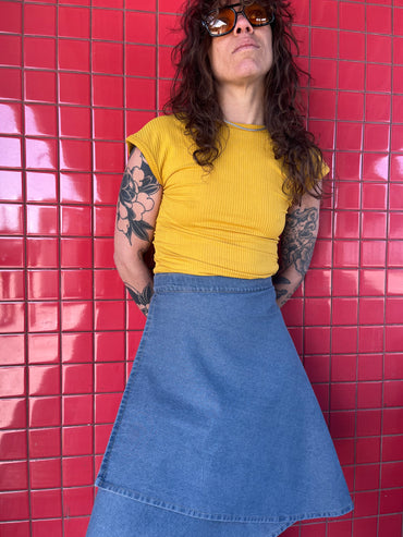 Akina Mostaza